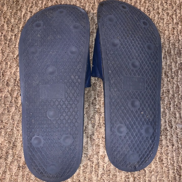 Size 10 Blue and White Striped Slides - Picture 7 of 10